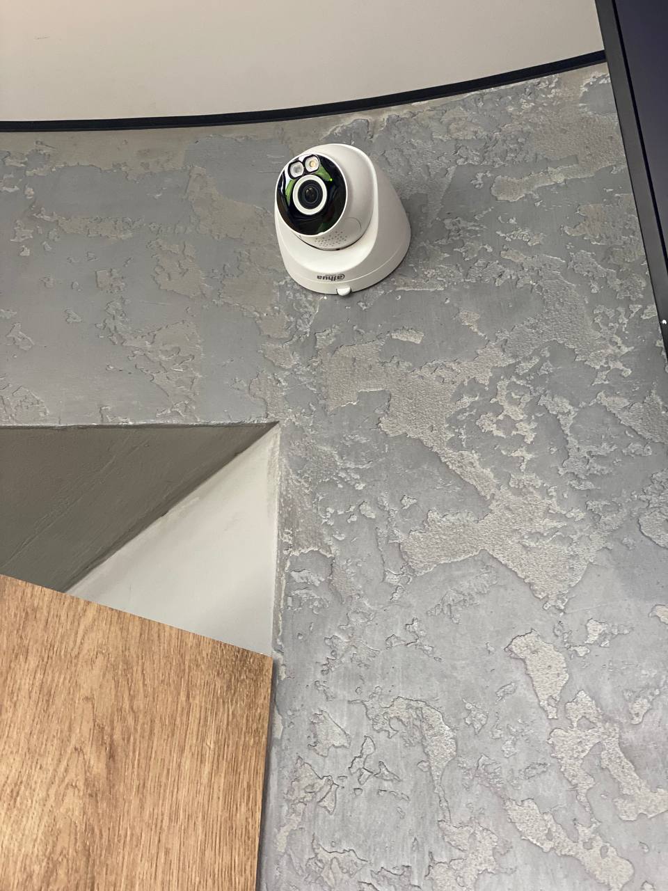 IP-камера Dahua DH-IPC-T2AP-PV в торговом зале магазина, Волгоград